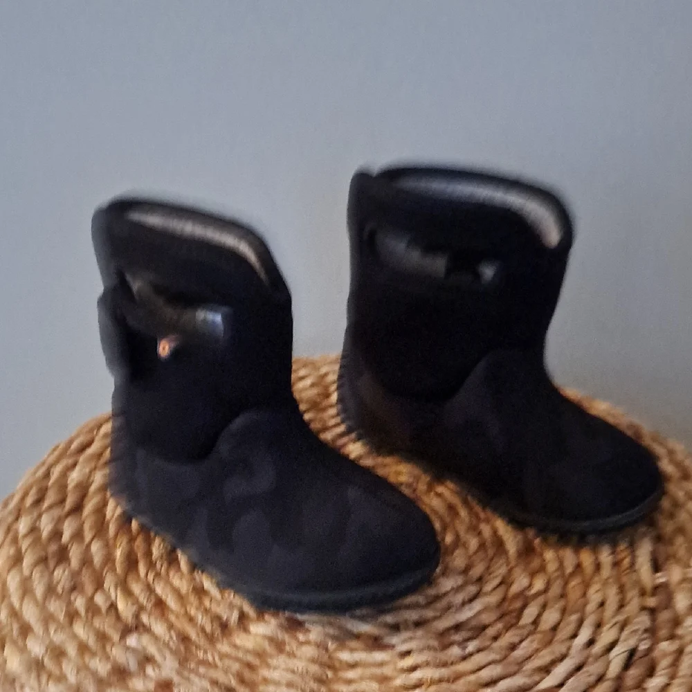 BOGS Youth Toddler Baby BOGS Pull On Waterproof/Insulated Black Print Boots S-10